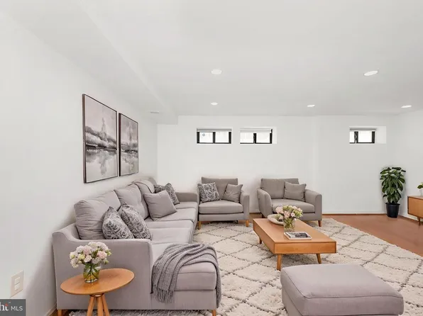 1321 Fairmont St NW APT 1, Washington, DC 20009