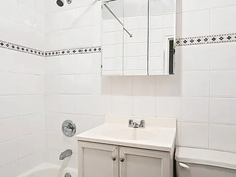 660 Riverside Dr #4D — Photo 5