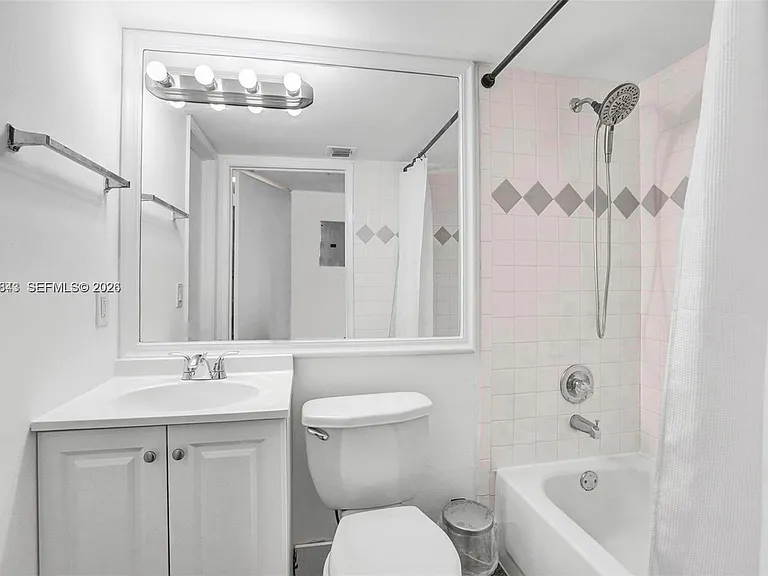 126 SW 17th Rd #601 — Photo 14