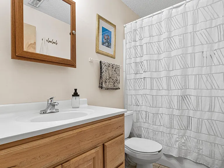 1012 Burgess St — Photo 22