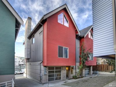 3827A Interlake Ave N, Seattle, WA, 98103