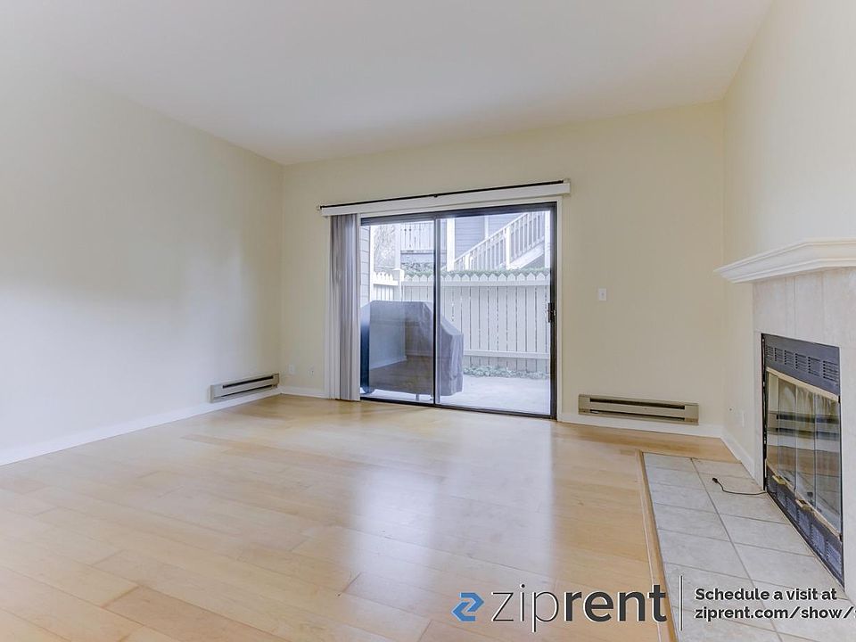 1st image of 83 Shoreline Ct