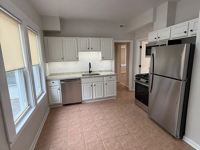 180 Burritt Ave #2 — Photo 6