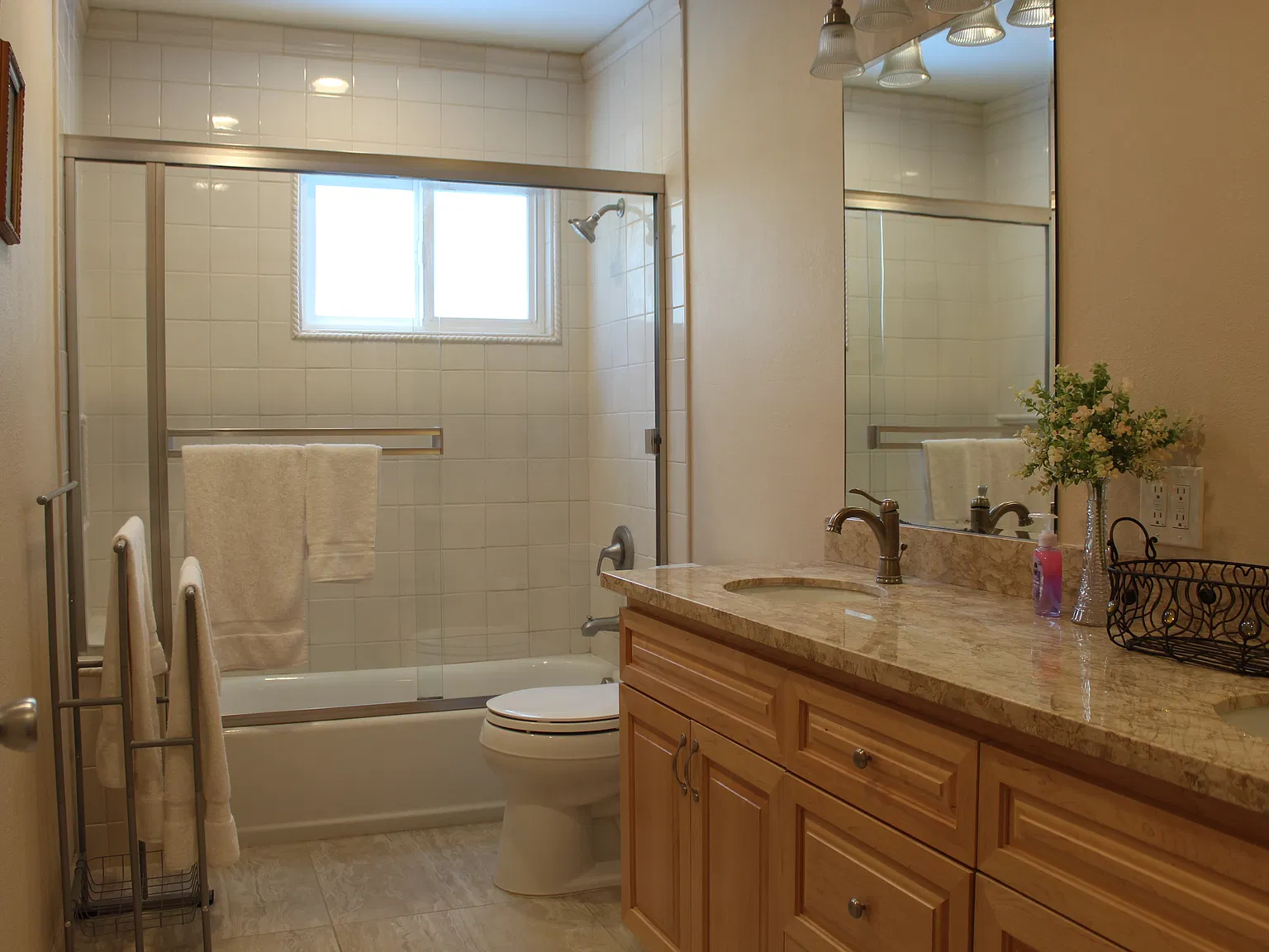 3 bed, 1406 sqft, $4,200 — Photo 3