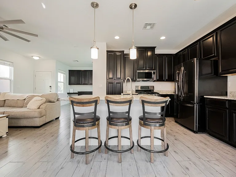 7333 Chesapeake Cove St — Photo 5