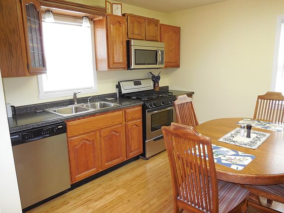 3rd image of 367 N Westmore Ave