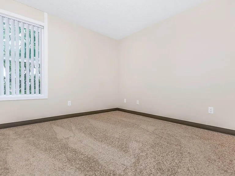 Corinthian Apartments — Photo 56