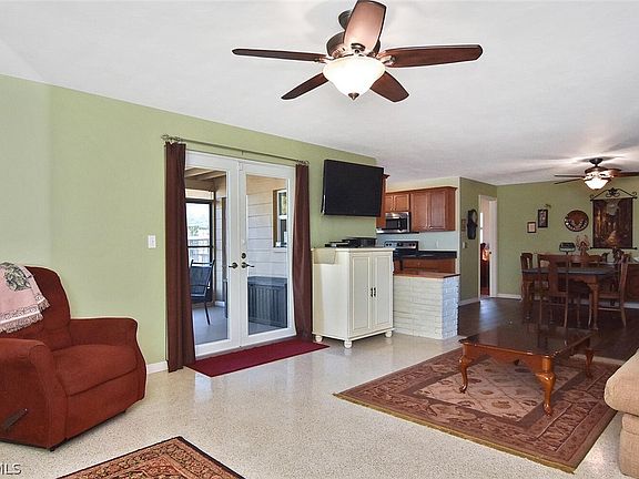 2nd image of 2237 Flora Ave