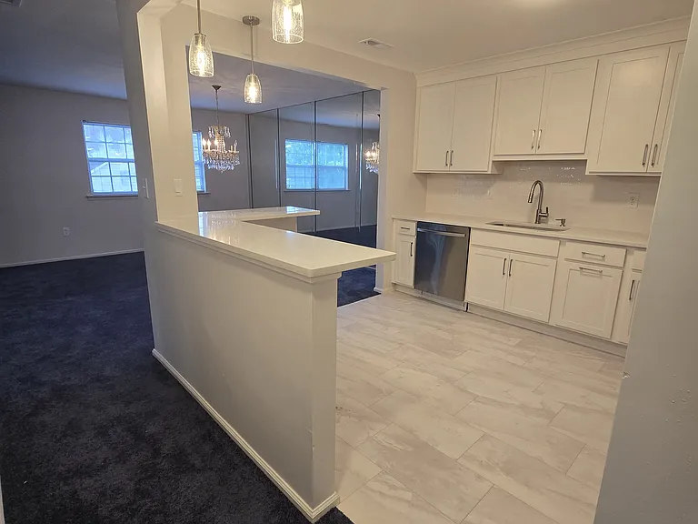 36 Racquet Rd — Photo 7