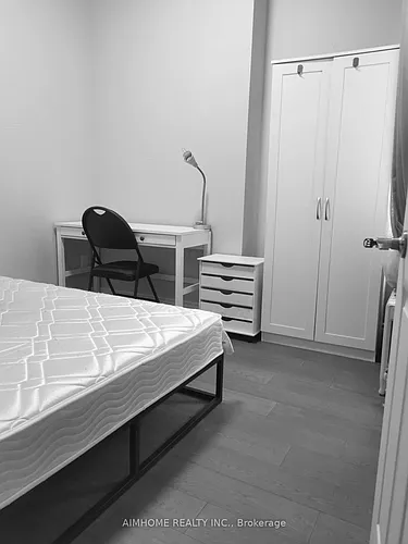 253 Palmerston Ave #MAIN FLOOR Photo 1