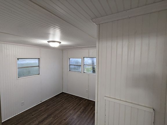 2nd image of 130 Darley Ln