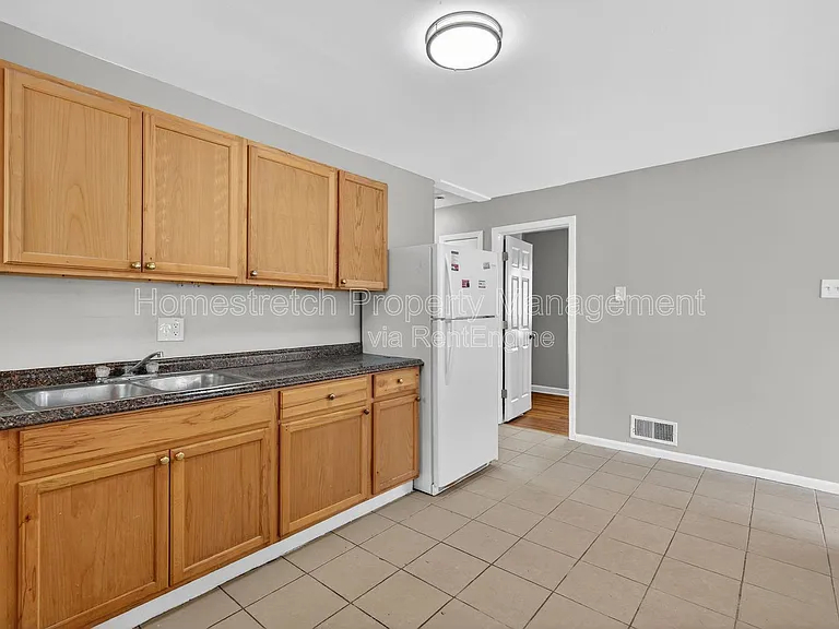 10201 Gourock Dr — Photo 7