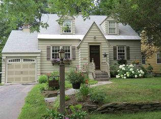 2217 Niskayuna Dr, Niskayuna, NY 12309