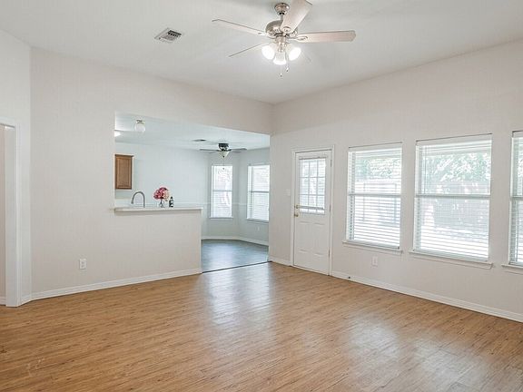 3rd image of 211 Vista Ridge Dr