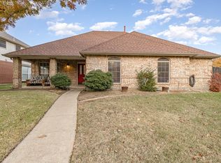 1355 Edmonton Dr, Lewisville, TX 75077