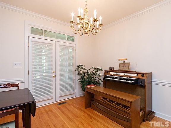 5th image of 3912 Sunningdale Way