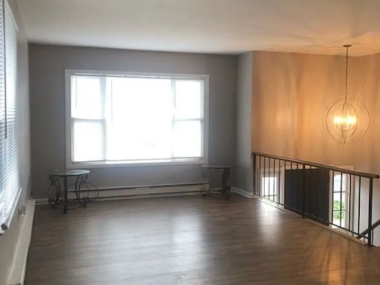 243 W High St — Photo 7