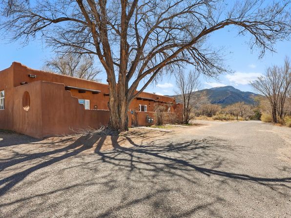 4 Post Office Pl, Placitas, NM 87043