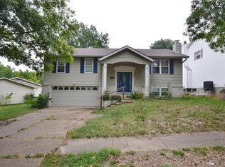 1126 Shadowoak Dr, Ballwin, MO 63021