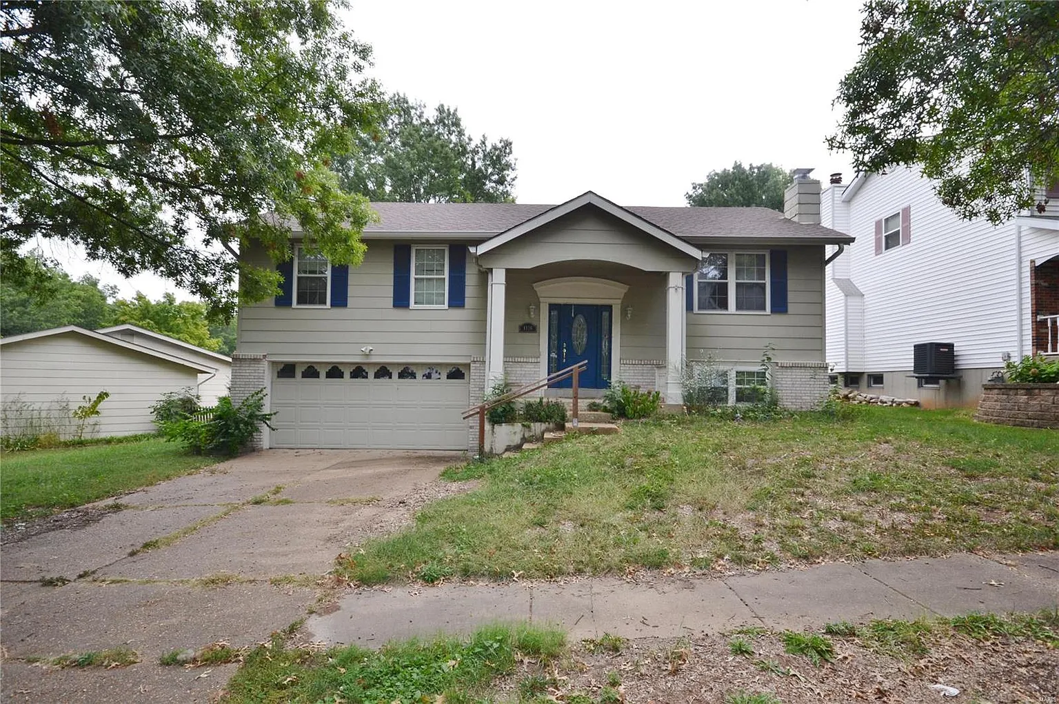 1126 Shadowoak Dr photo 1