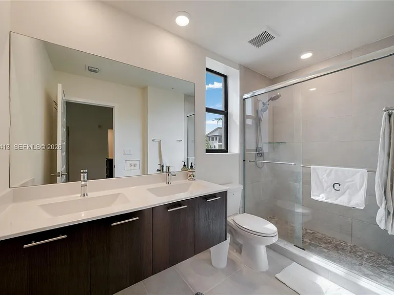 10425 NW 82nd St #4 — Photo 18