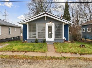 205 Center St, Fenton, MI 48430