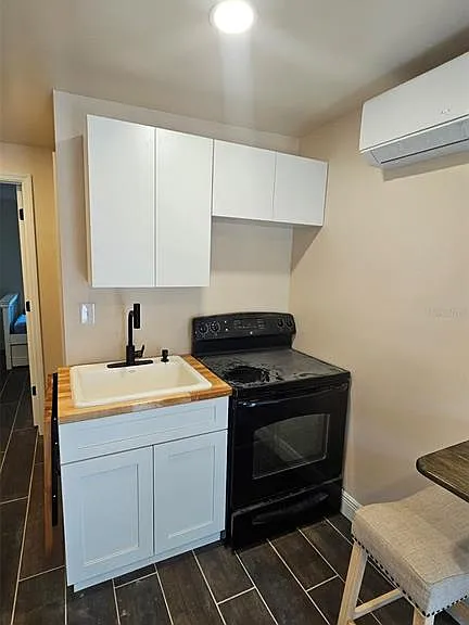 1413 S Warren Ave — Photo 2
