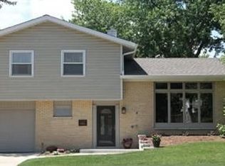 158 N Cady Dr, Palatine, IL 60074