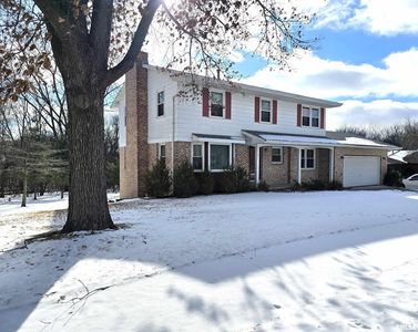 1 Wildwood Ct, Pekin, IL, 61554