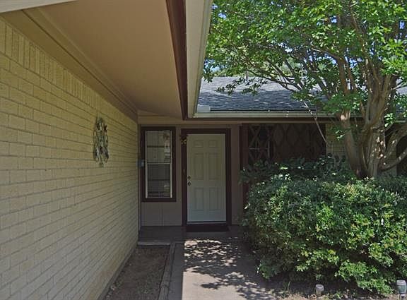 3rd image of 1210 Belclaire Ln