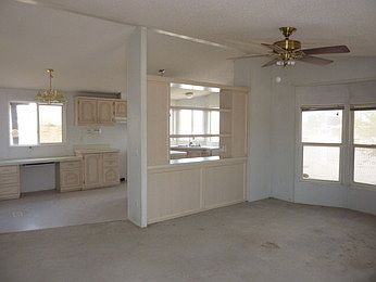 5th image of 915 W Nickel Ave