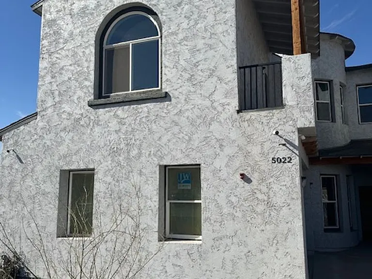 5022 S 35th Ave — Photo 2