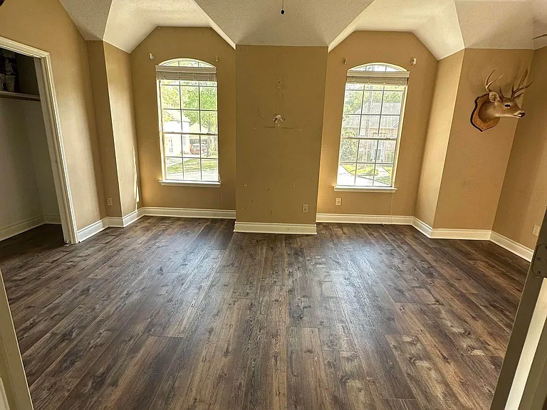 4907 Greenriver Valley Dr — Photo 17