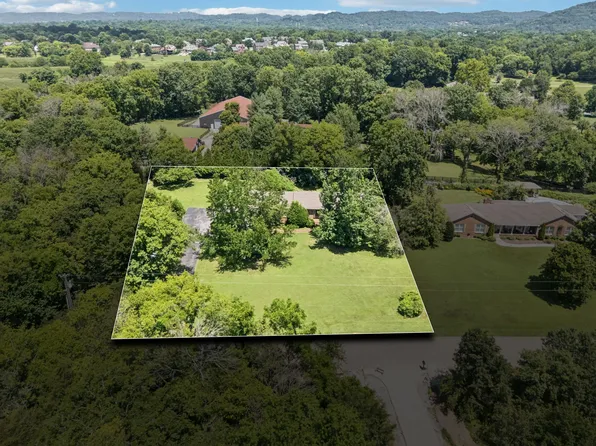 1214 Hunters Trail Dr, Franklin, TN 37069