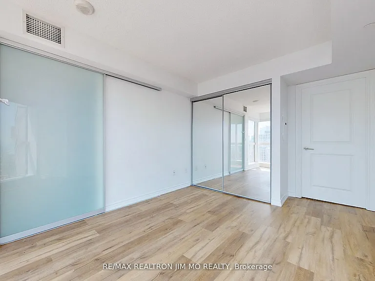 386 Yonge St #2508 — Photo 15
