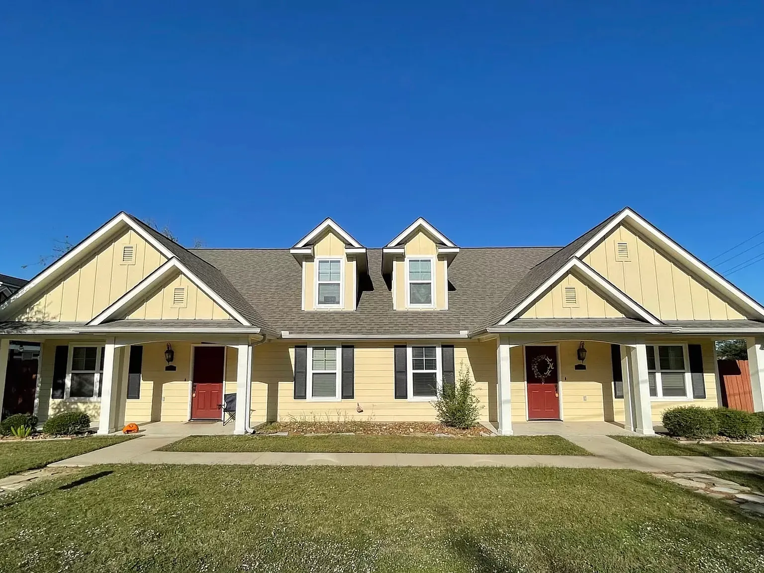 5 bed, 1800 sqft, $575 — Photo 1