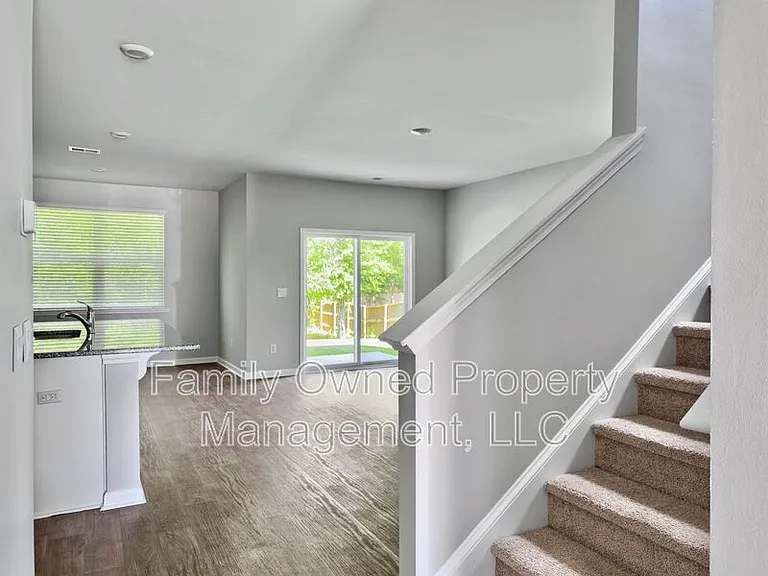 422 Blue Elderberry Run — Photo 13
