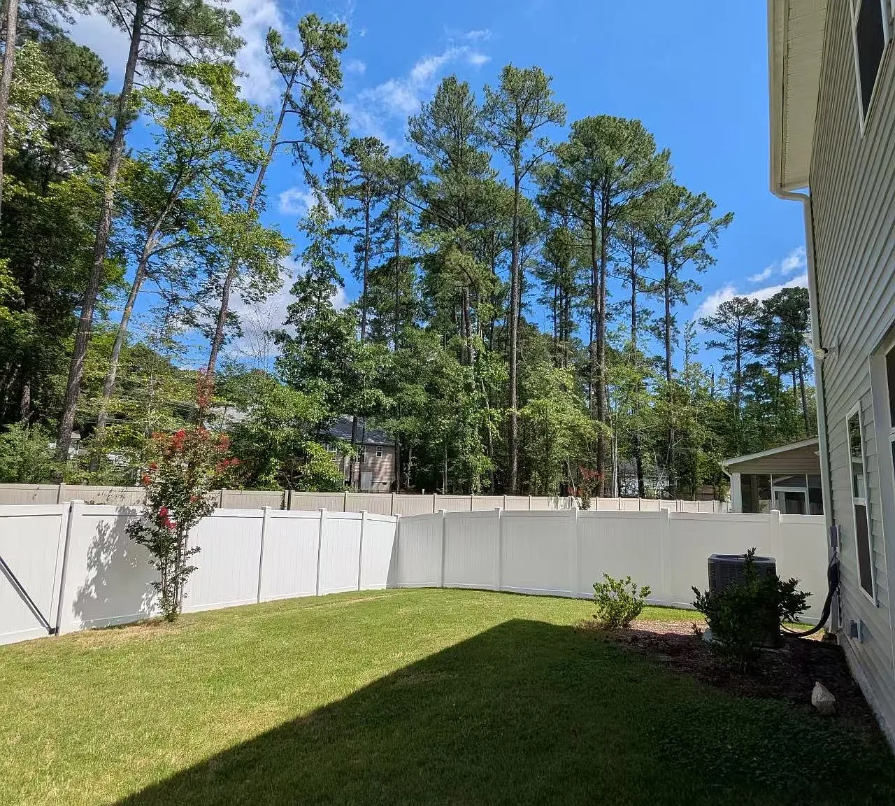 5 bed, 2474 sqft, $2,399 — Photo 4