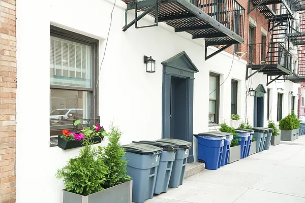 Rented by R New York | media 1