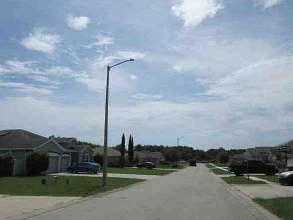 Exterior Neighborhood (street photo)
