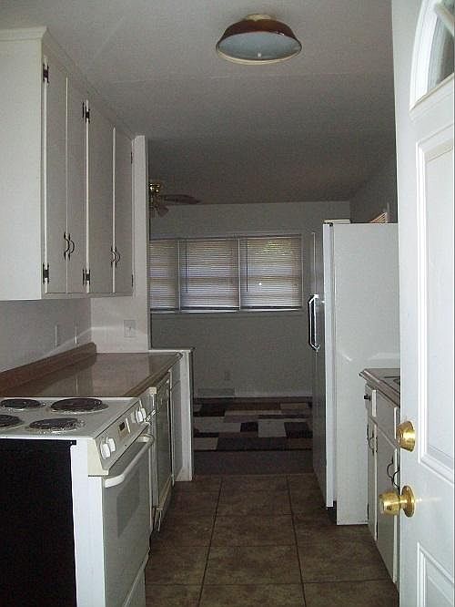 2nd image of 415 Green St