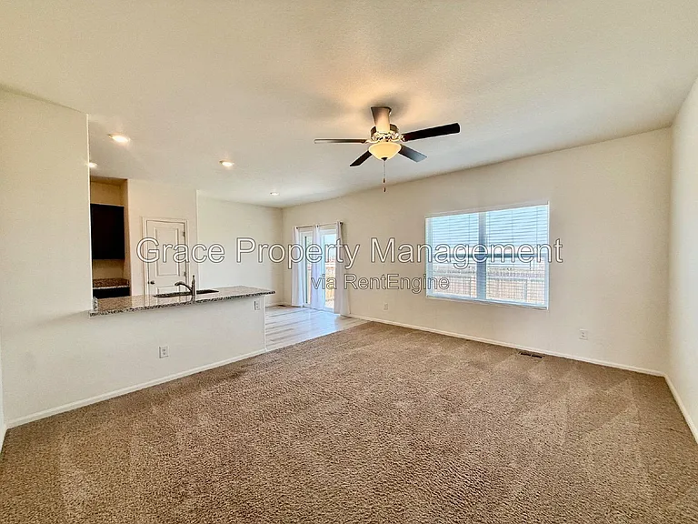 524 Jordan St — Photo 9