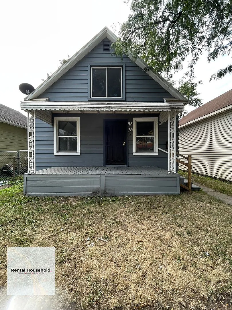 Charming 4 Bedroom Home-Centrally Located & Ready for Move-In! — Photo 1