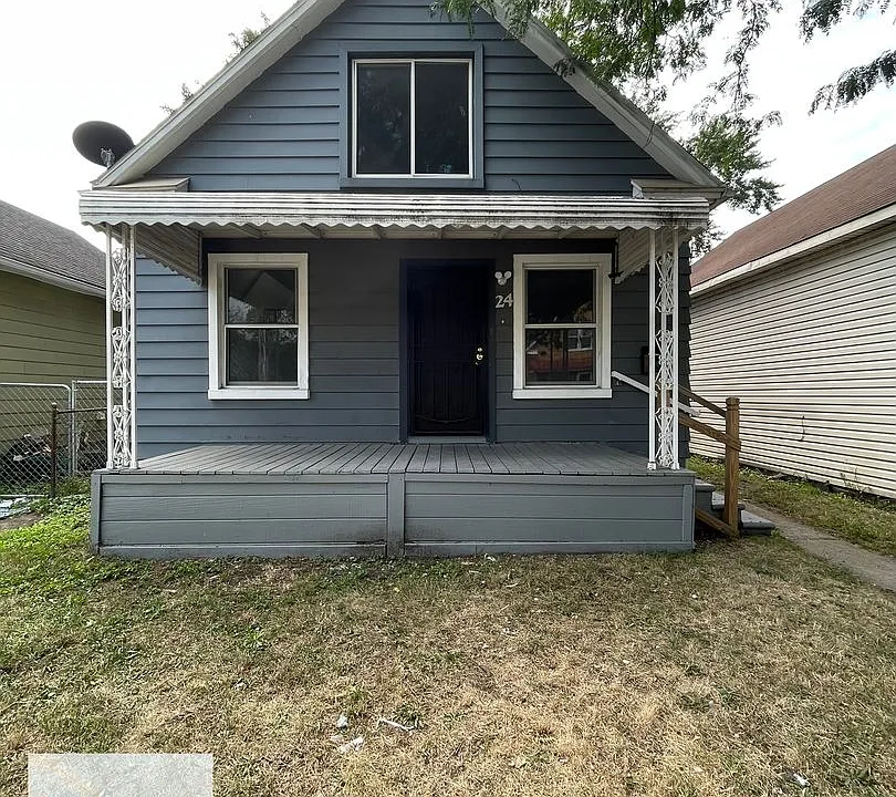 24 E Alexis St