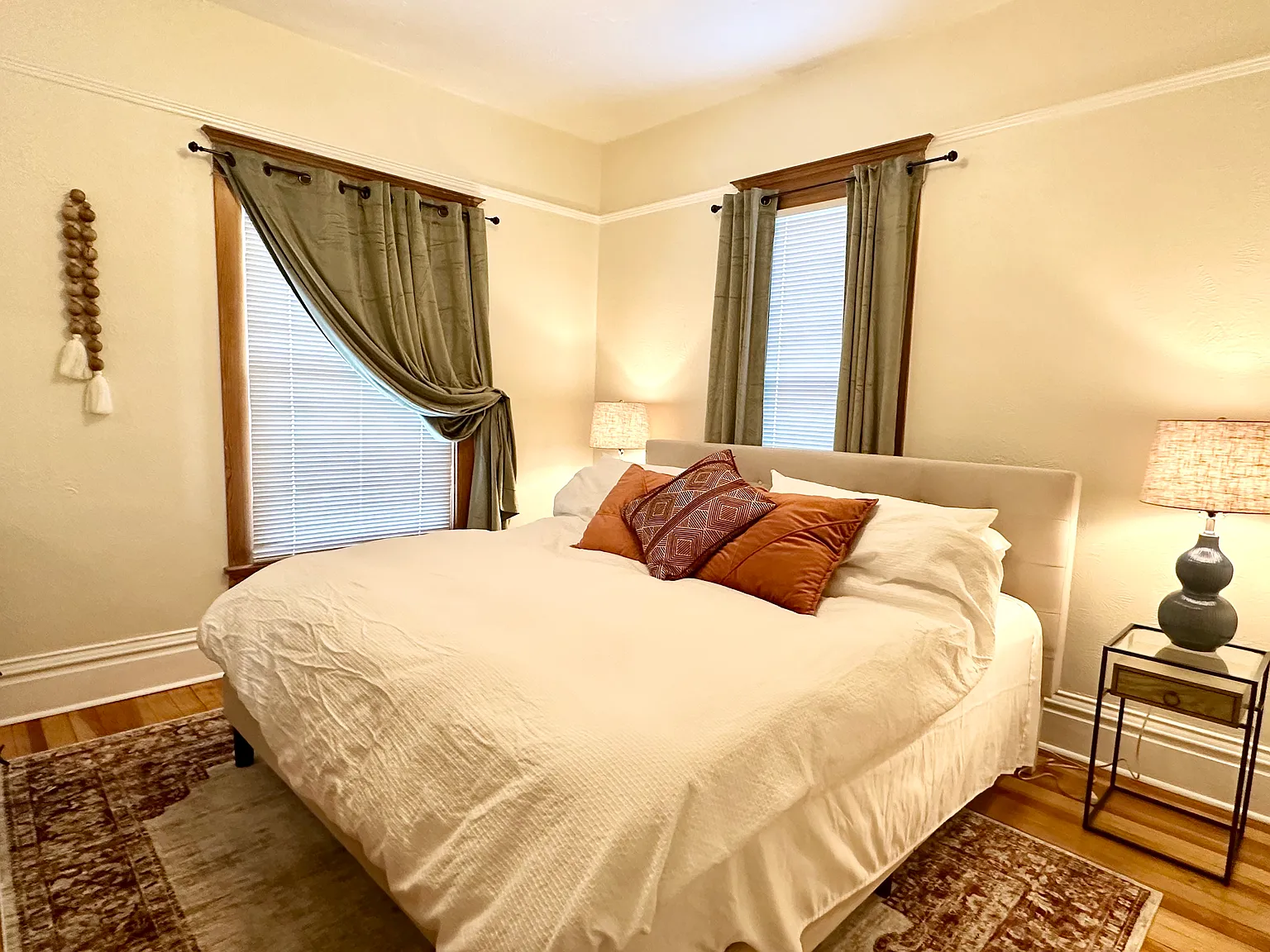 2 bed, 1047 sqft, $2,975 — Photo 4