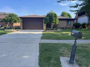 15232 Valerie Dr, Macomb, MI 48044