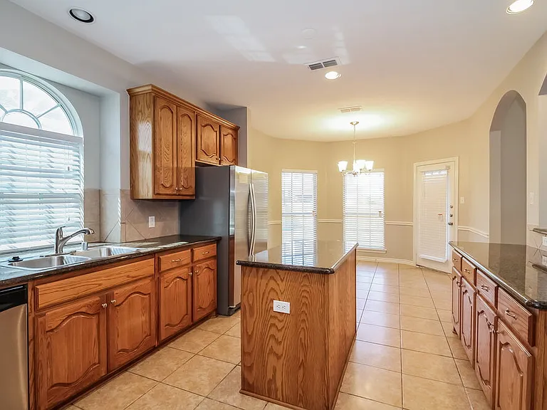 102 Hartley Ln — Photo 5