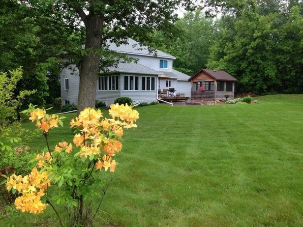 12402 288th St, Lindstrom, MN 55045