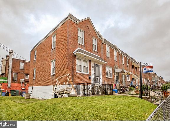 3rd image of 1056 E Cheltenham Ave