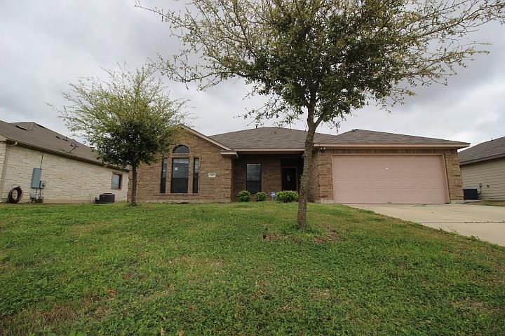 1st image of 1527 Woodlands Dr